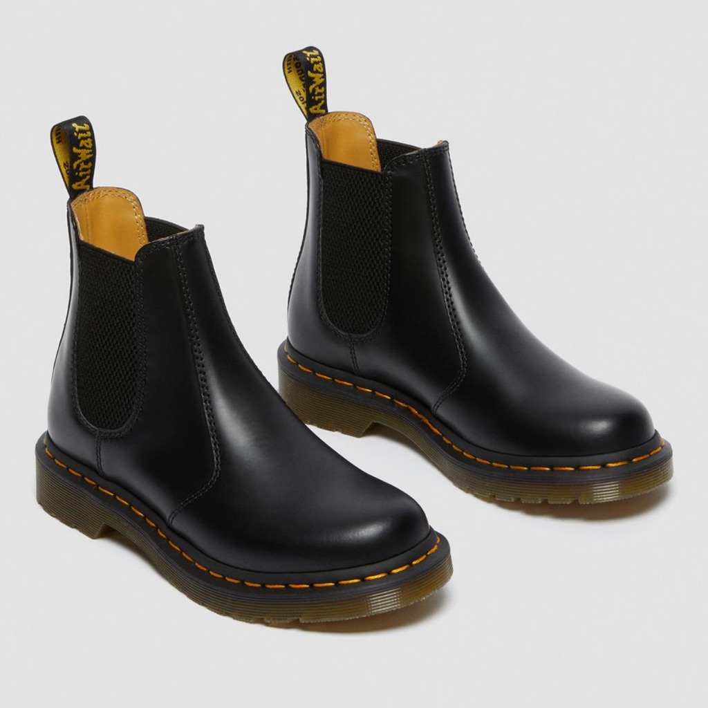 Dr. Martens 2976 Women's Smooth Leather Chelsea Boots